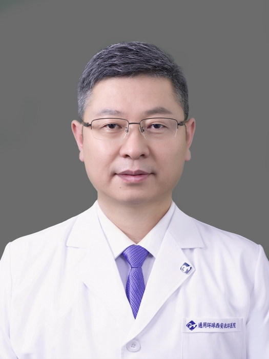 王烁证件照-灰底（白大褂）